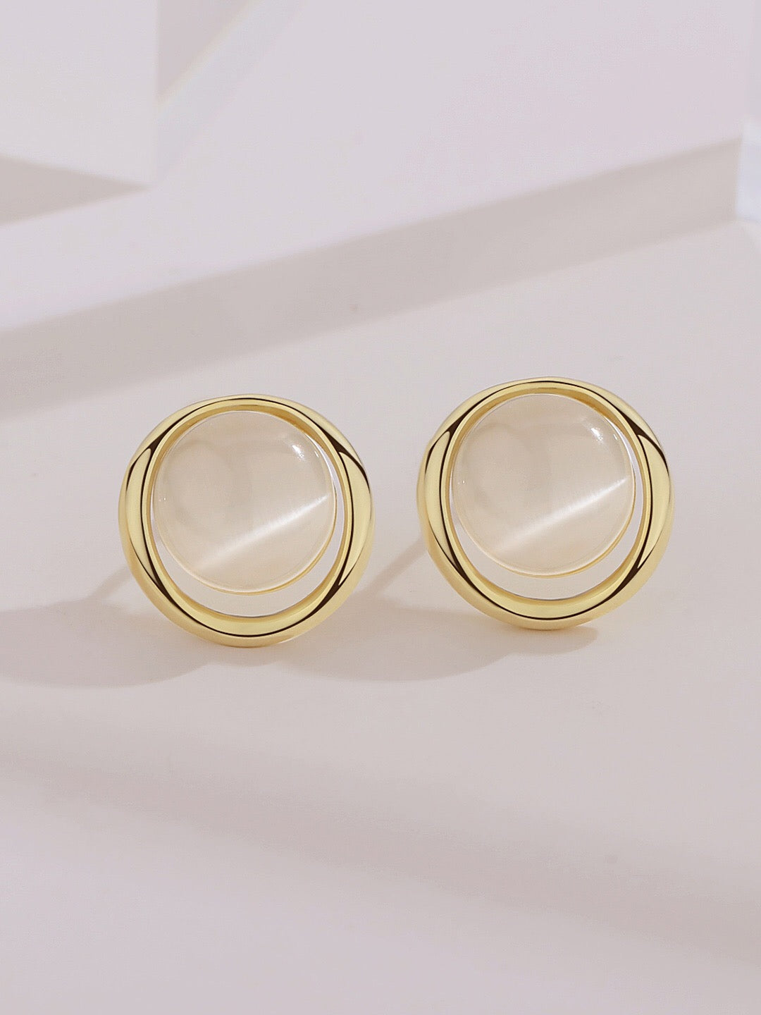 Synthetic Cat's Eye Stud Earrings